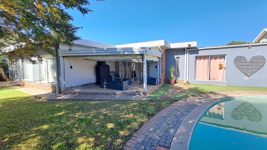 4 Bedroom Property for Sale in Fichardt Park Free State